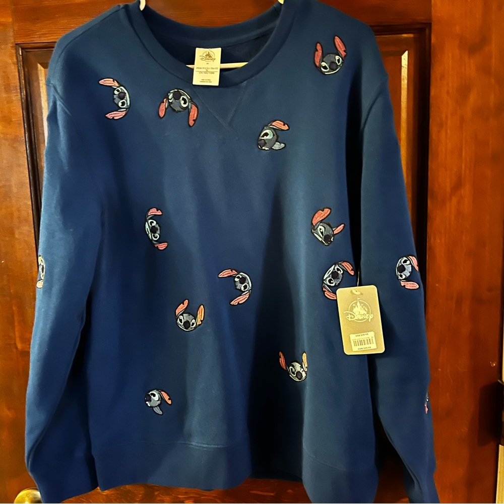 Disney Embroidered Stitch Sweatshirt Size M NWT